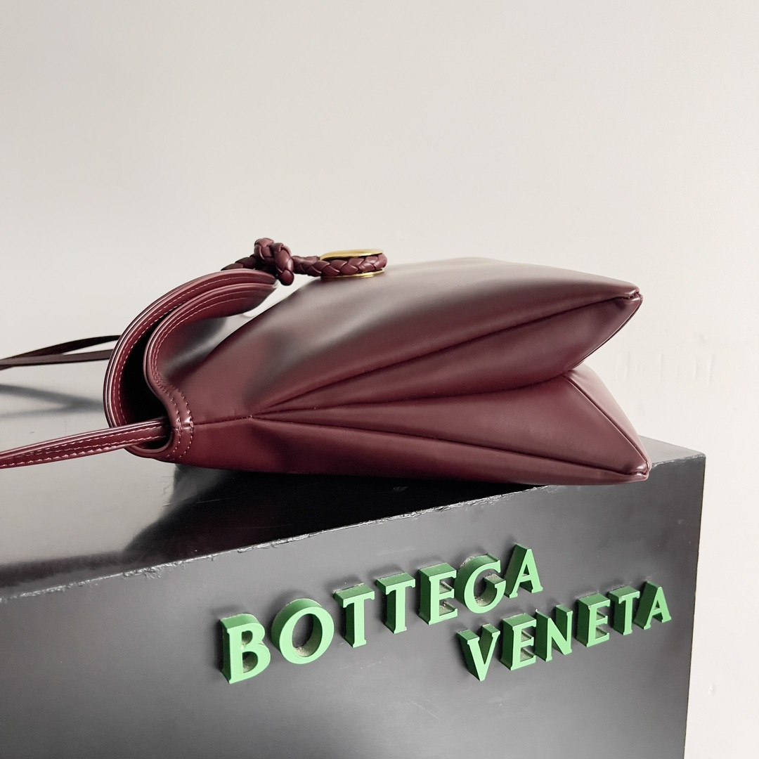 bo*te*ga Ve*ne*ta liberta 23 x 35 x 6cm