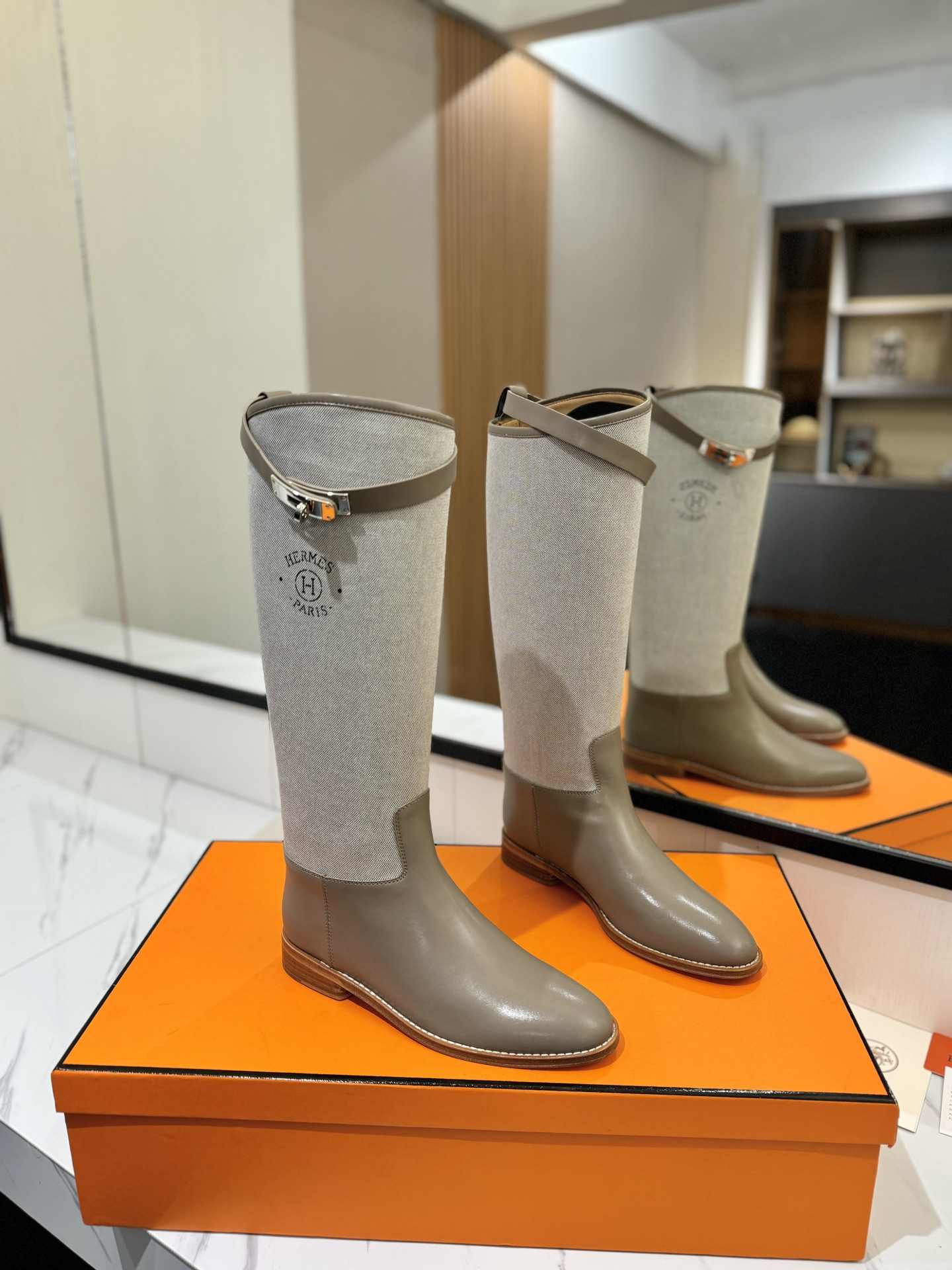 ua H**me5 jumping boots