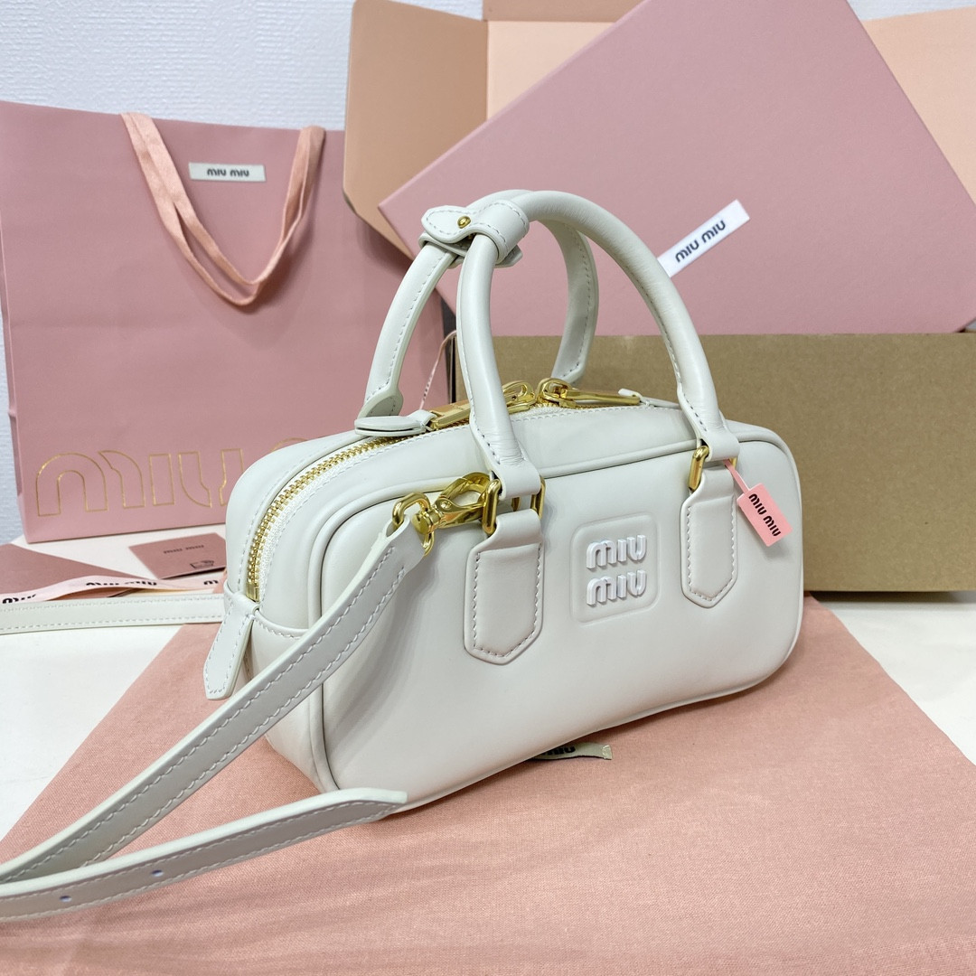 M1v M1v arcadie leather bag  10.5x22x7.5cm