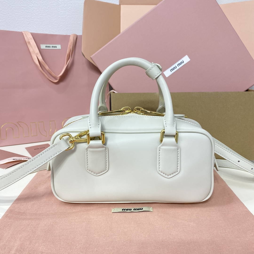 M1v M1v arcadie leather bag  10.5x22x7.5cm