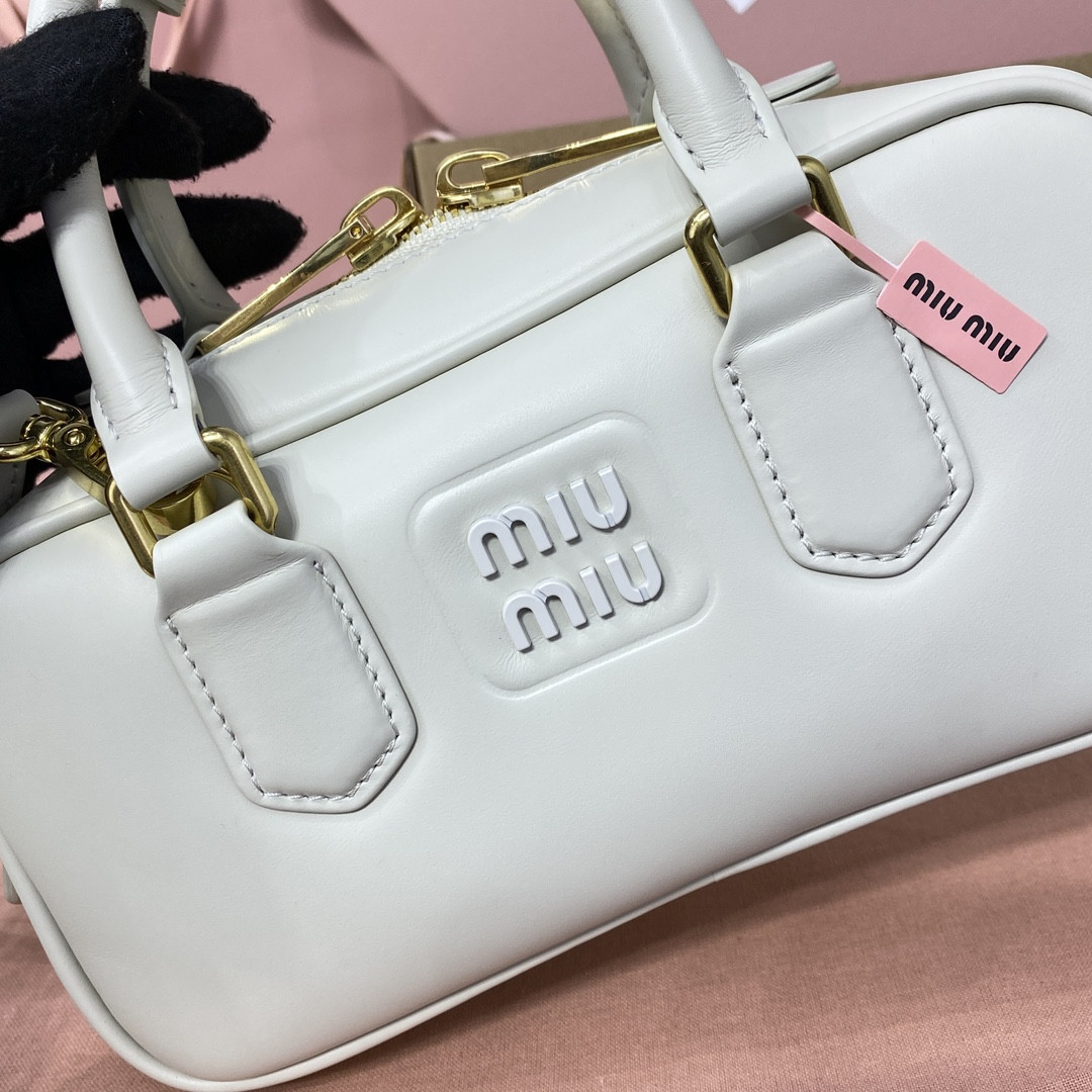 M1v M1v arcadie leather bag  10.5x22x7.5cm