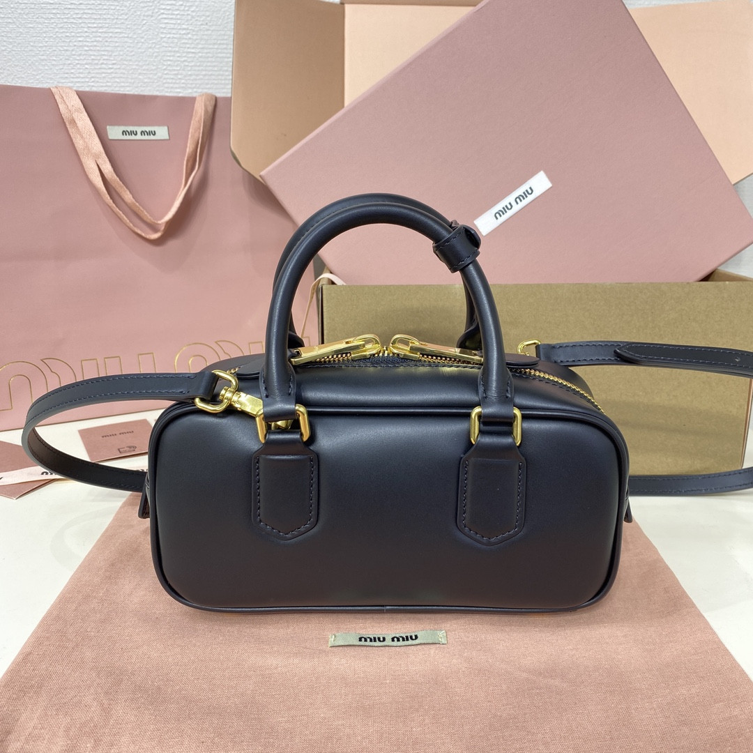 M1v M1v arcadie leather bag 10.5x22x7.5cm