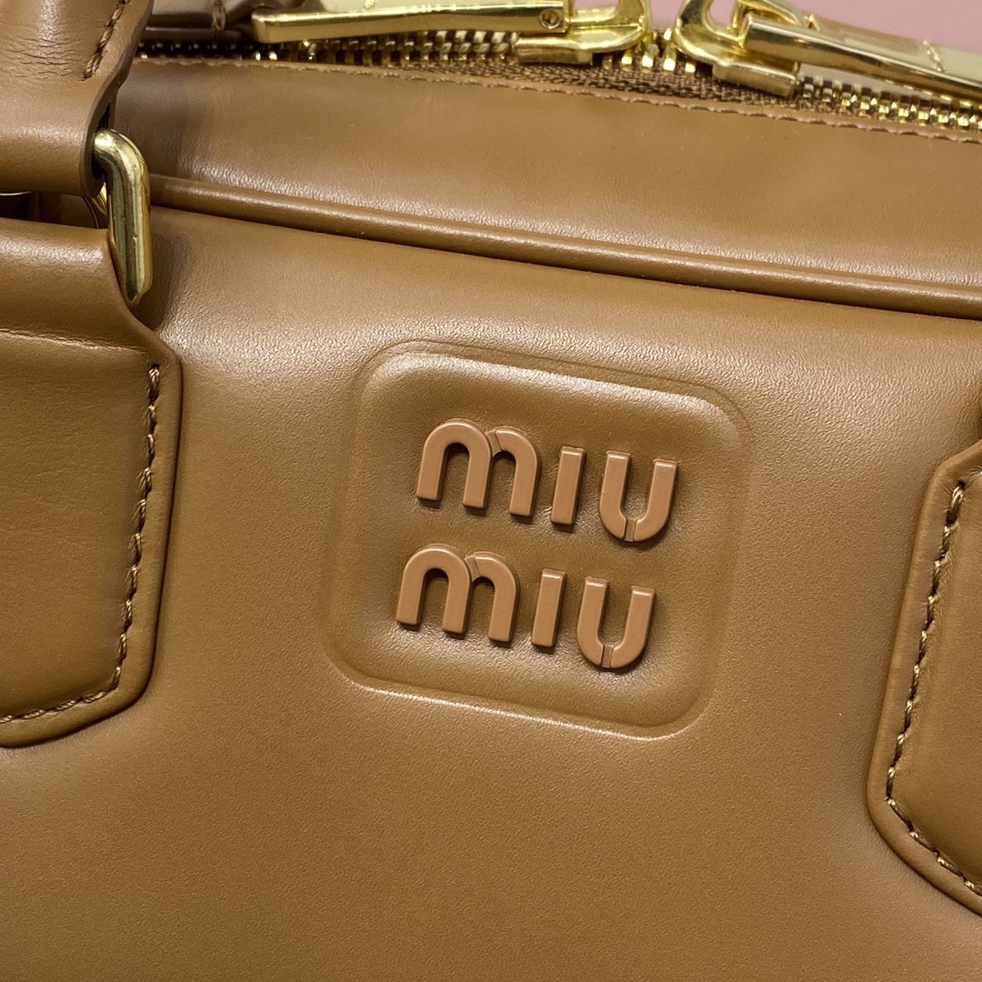 M1v M1v arcadie leather bag 12x27x9cm