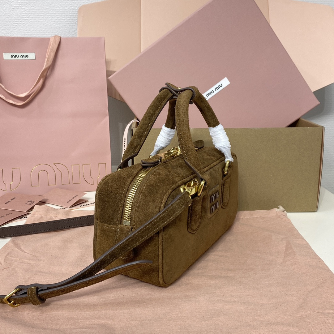 M1v M1v arcadie padded suede top-handle bag 22x10.5x7.5cm