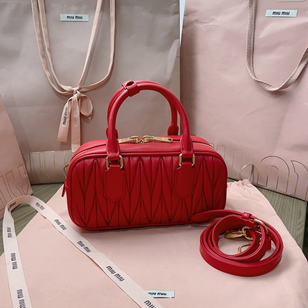 M1v M1v arcadie matelassé nappa leather bag 22x10.5x7.5cm
