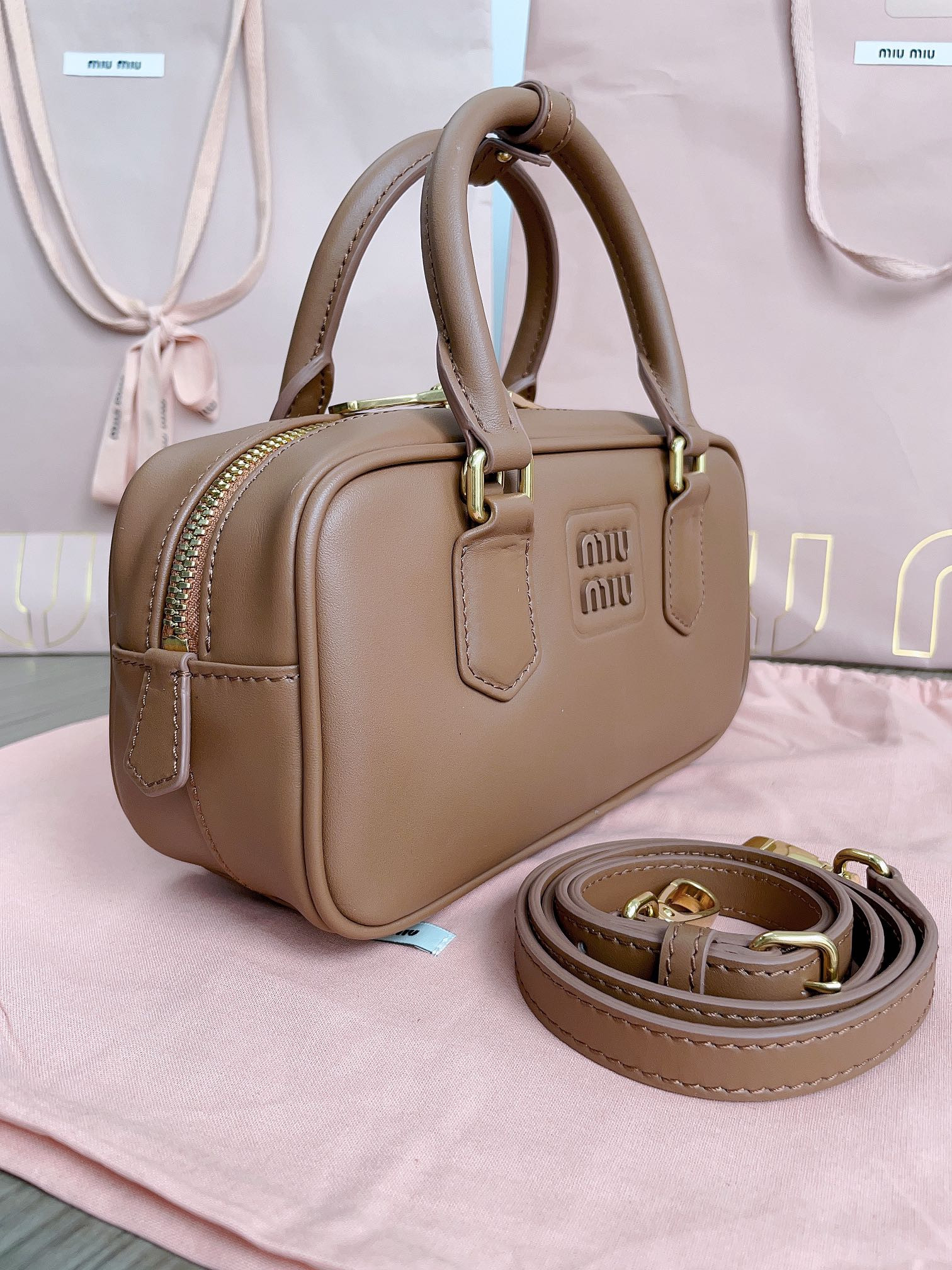 M1v M1v arcadie leather bag 10.5x22x7.5cm