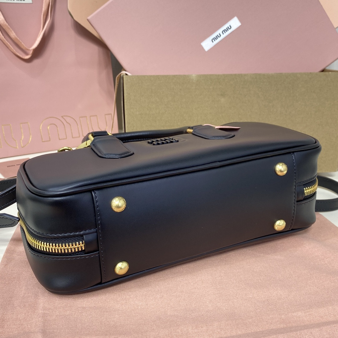 M1v M1v arcadie leather bag 12x27x9cm