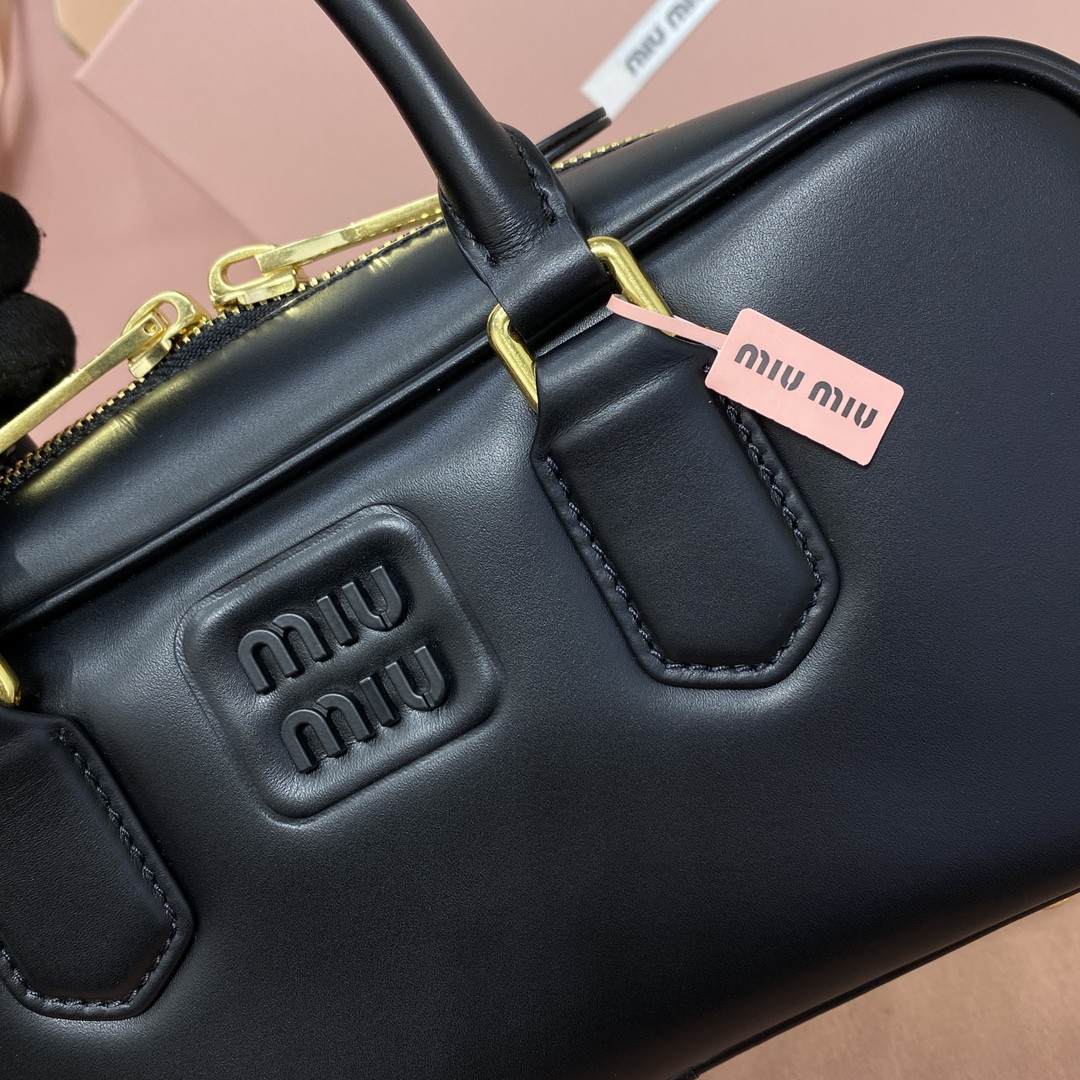 M1v M1v arcadie leather bag 12x27x9cm