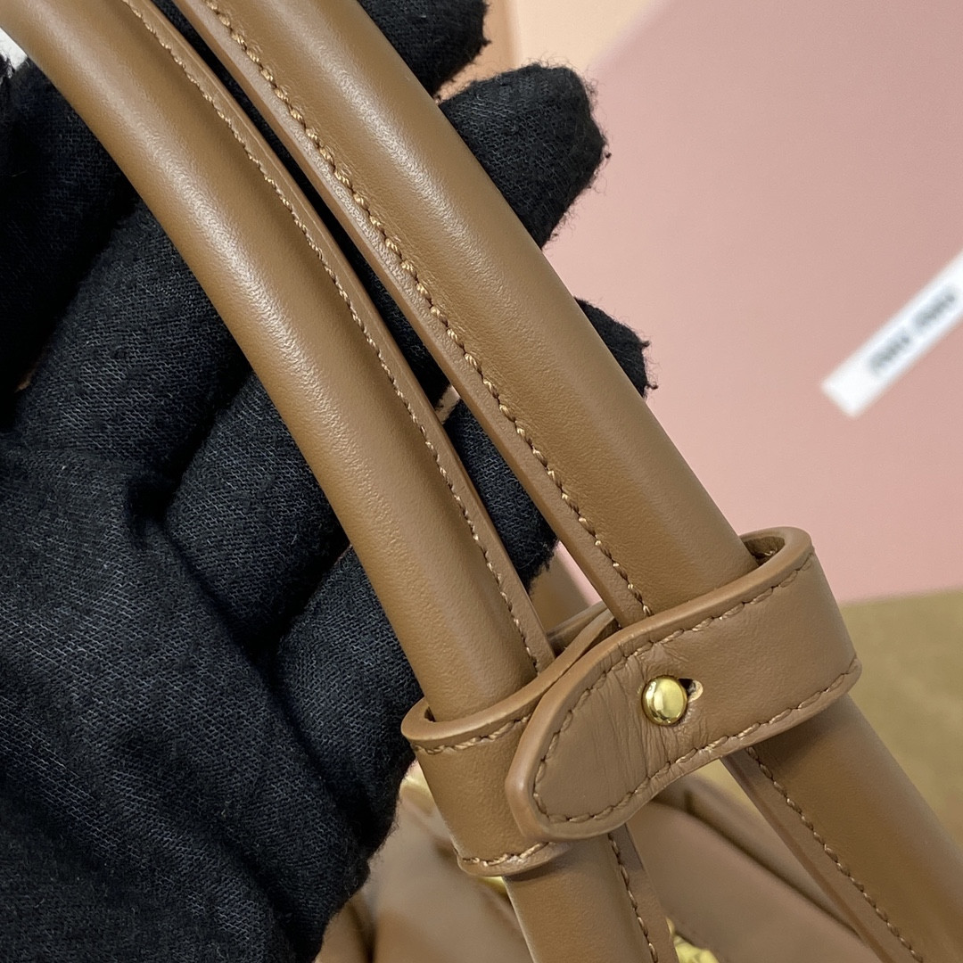 M1v M1v beau naplak leather bag 29x17x9cm