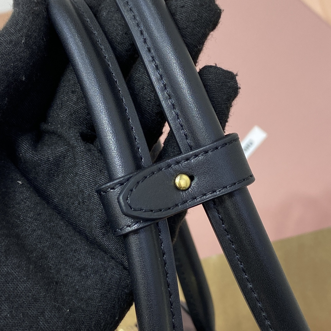 M1v M1v beau naplak leather bag 29x17x9cm
