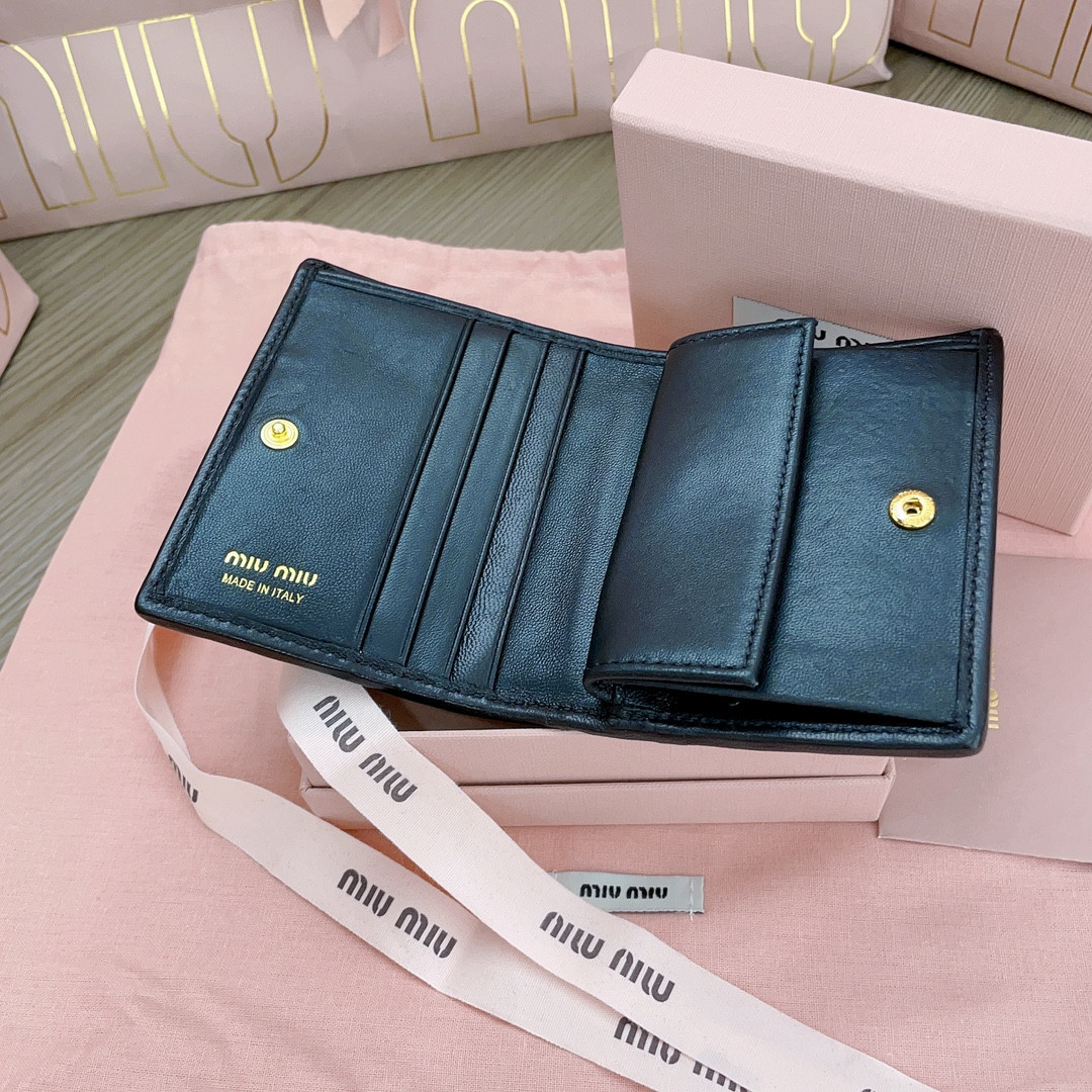 M1v M1v small matelassé nappa leather wallet 11.2x8.5cm