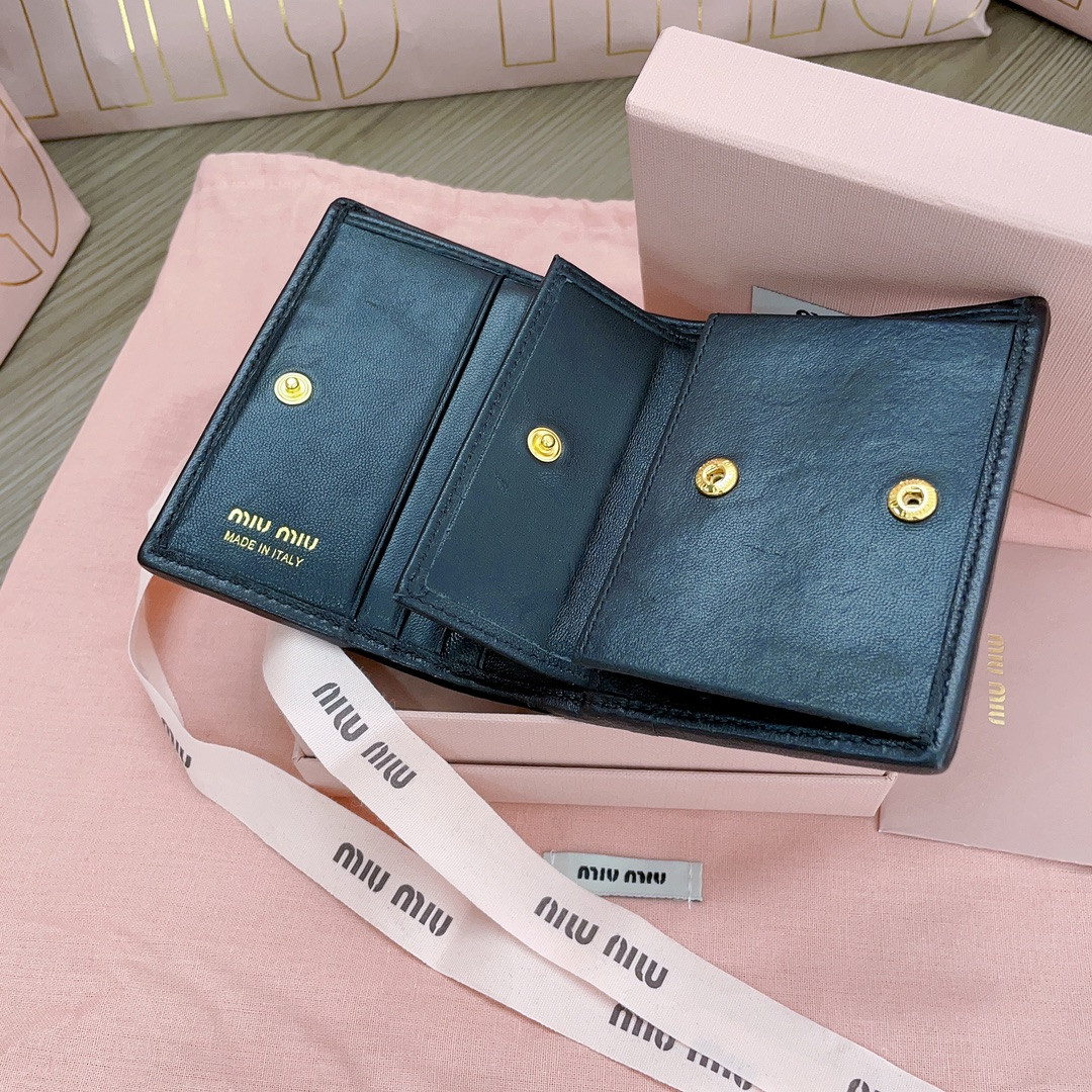M1v M1v small matelassé nappa leather wallet 11.2x8.5cm