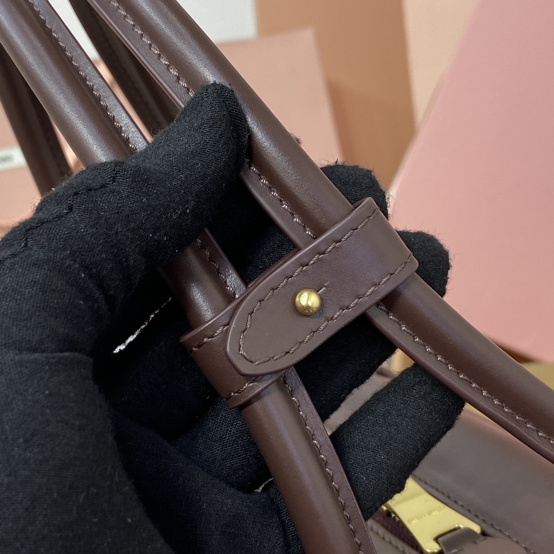 M1v M1v leather beau bag 23x34x10cm