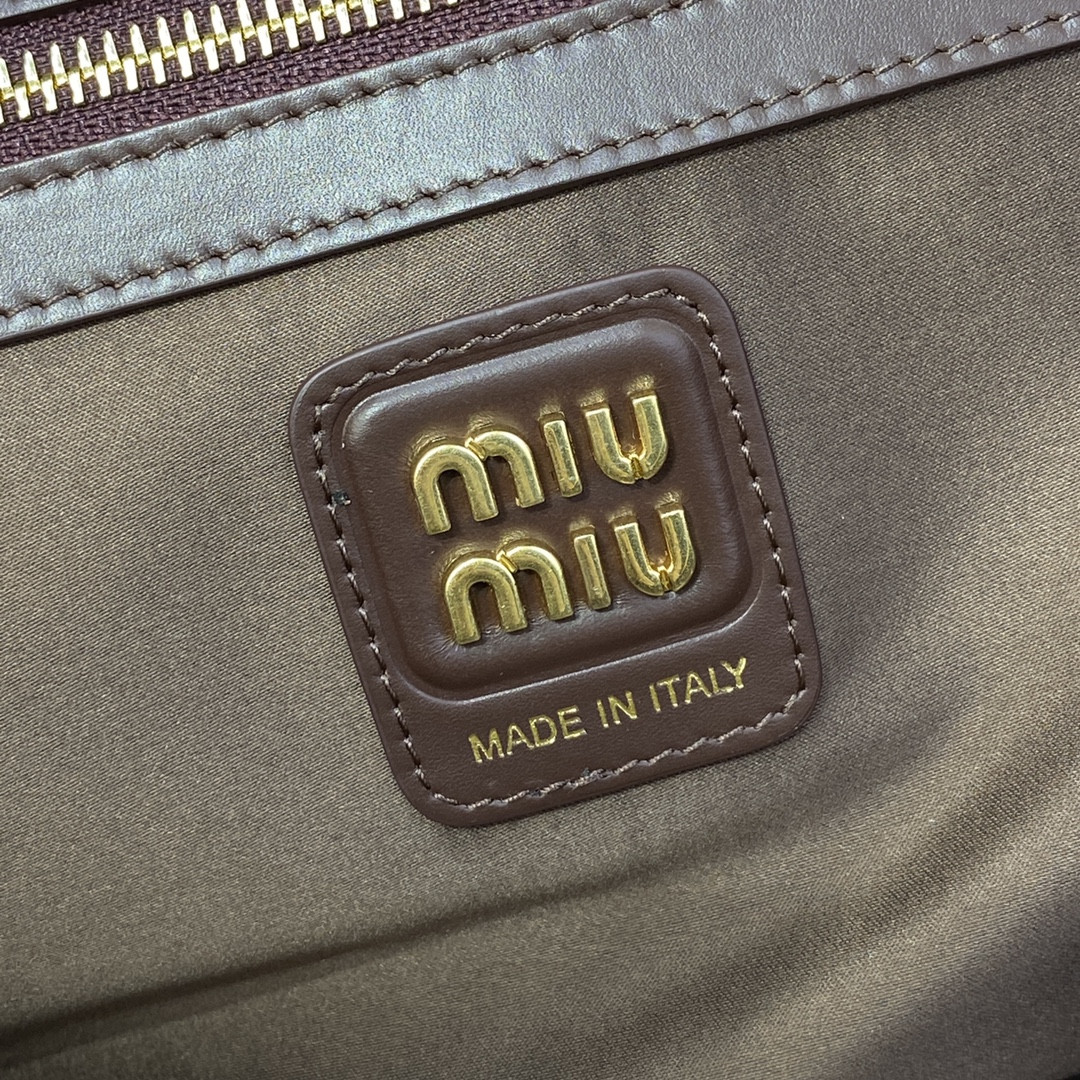 M1v M1v leather beau bag 23x34x10cm