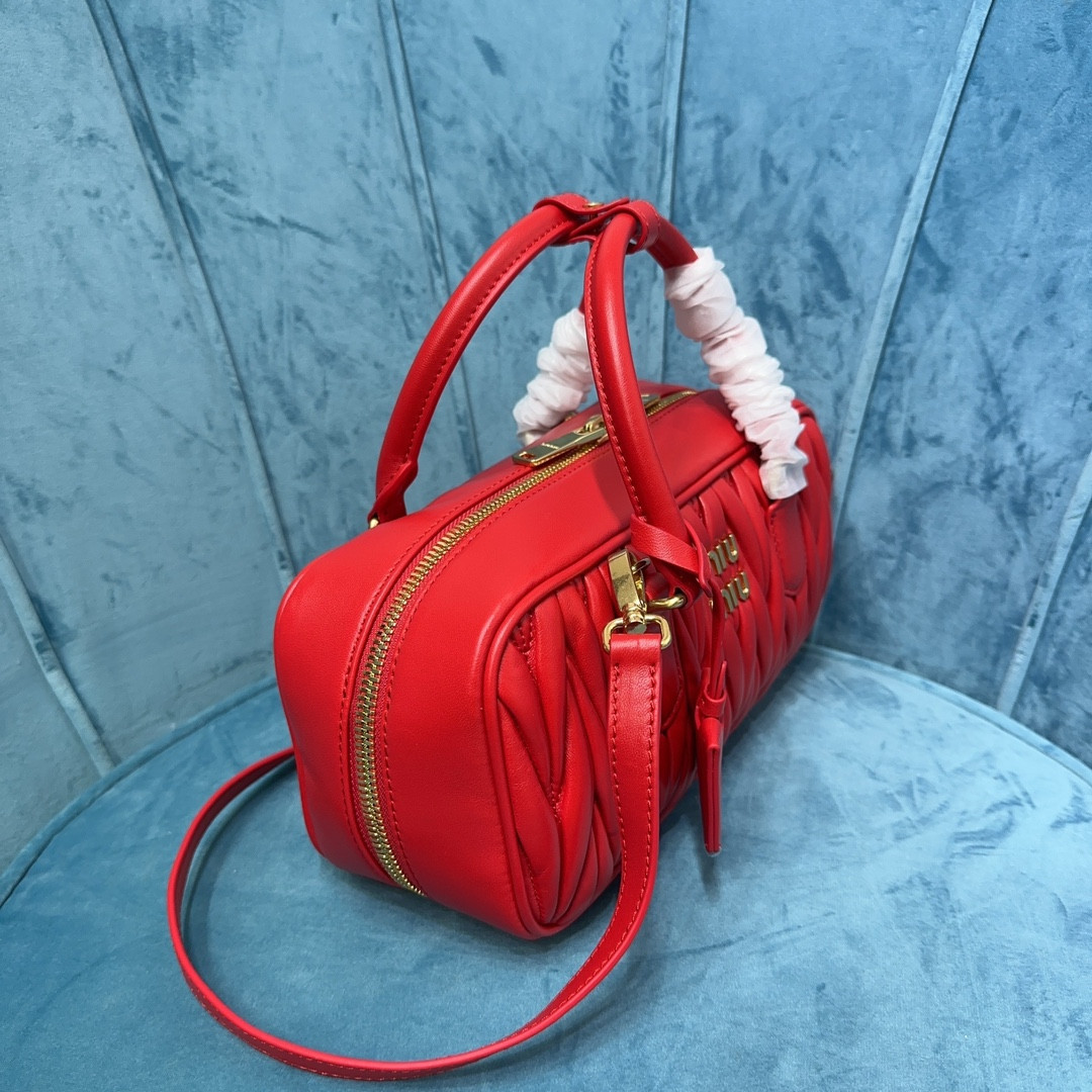 M1v M1v arcadie matelassé nappa leather bag 12x27x9cm