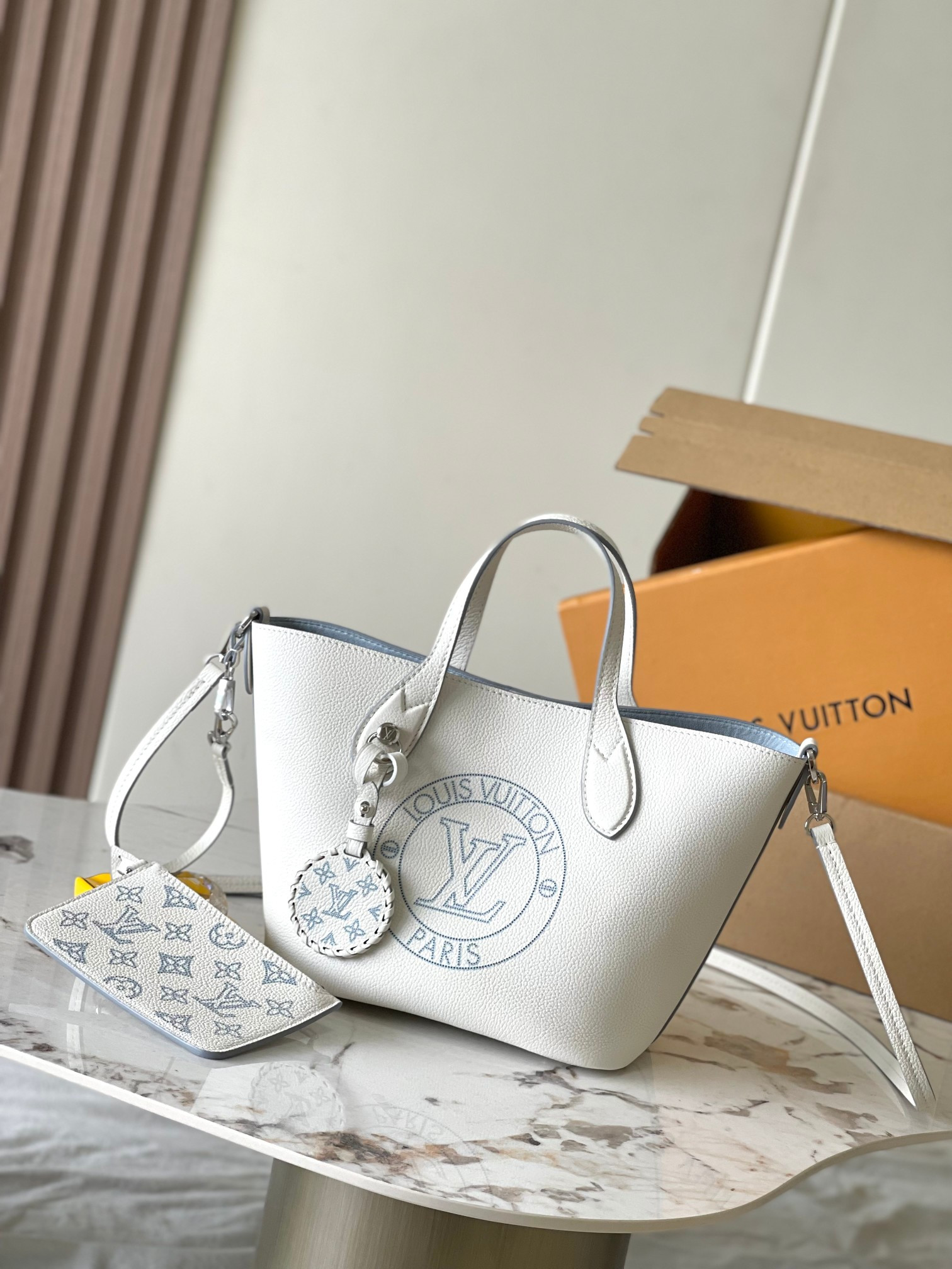 LV Blossom PM M11734 20x20x12.5cm
