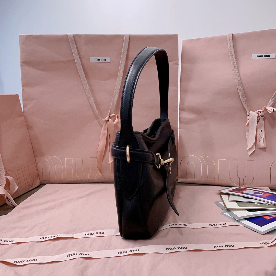 M1v M1v aventure nappa leather bag 5bc182 33x19x5cm