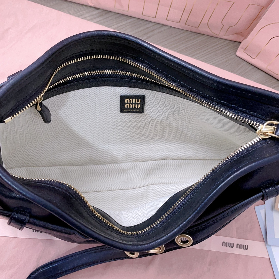 M1v M1v aventure nappa leather bag 5bc182 33x19x5cm