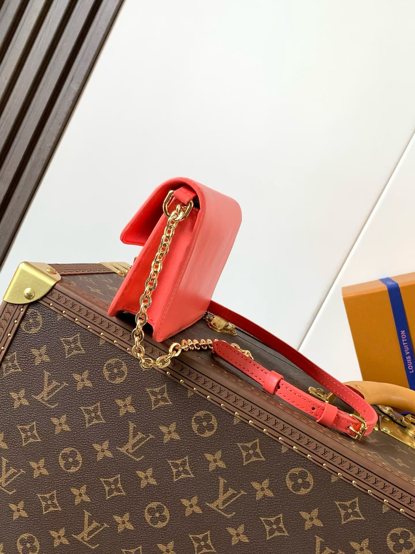 LV Wallet On Chain LV Bloom M14548 20x11.5x4cm