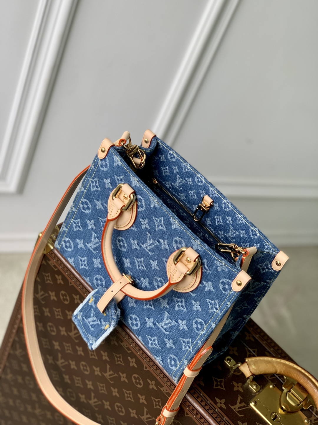 LV OnTheGo PM M14633 25x19x11.5cm