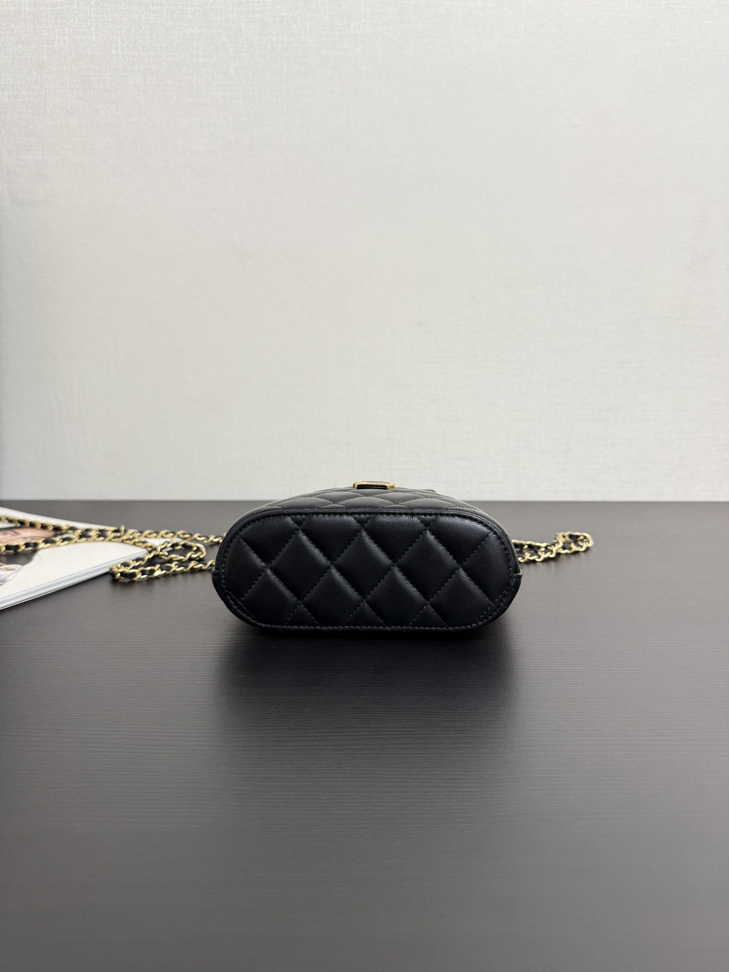 Ch*el clutch with chain ap4742 18x17x6cm