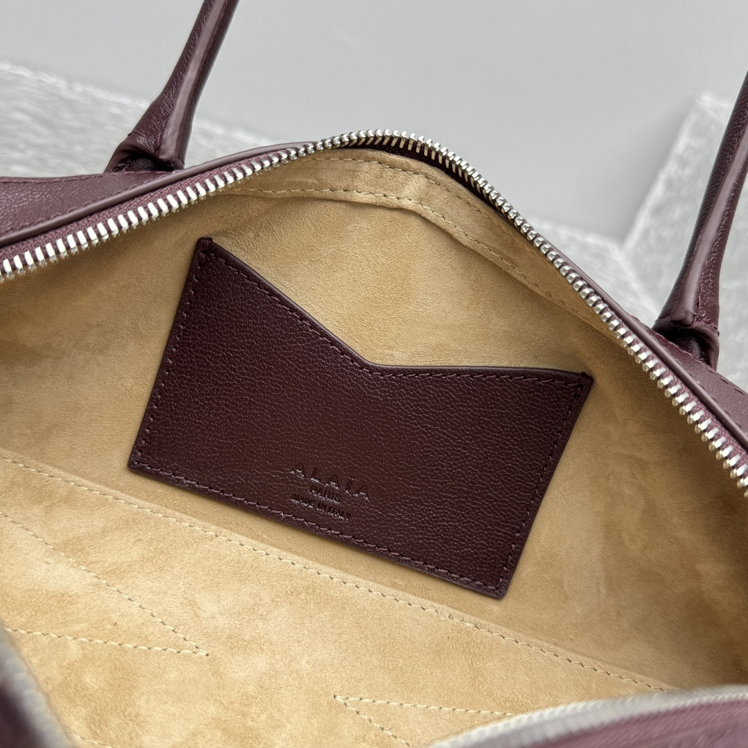A1a1a LE TECKEL SMALL BAG IN LEATHER 27x9x8cm