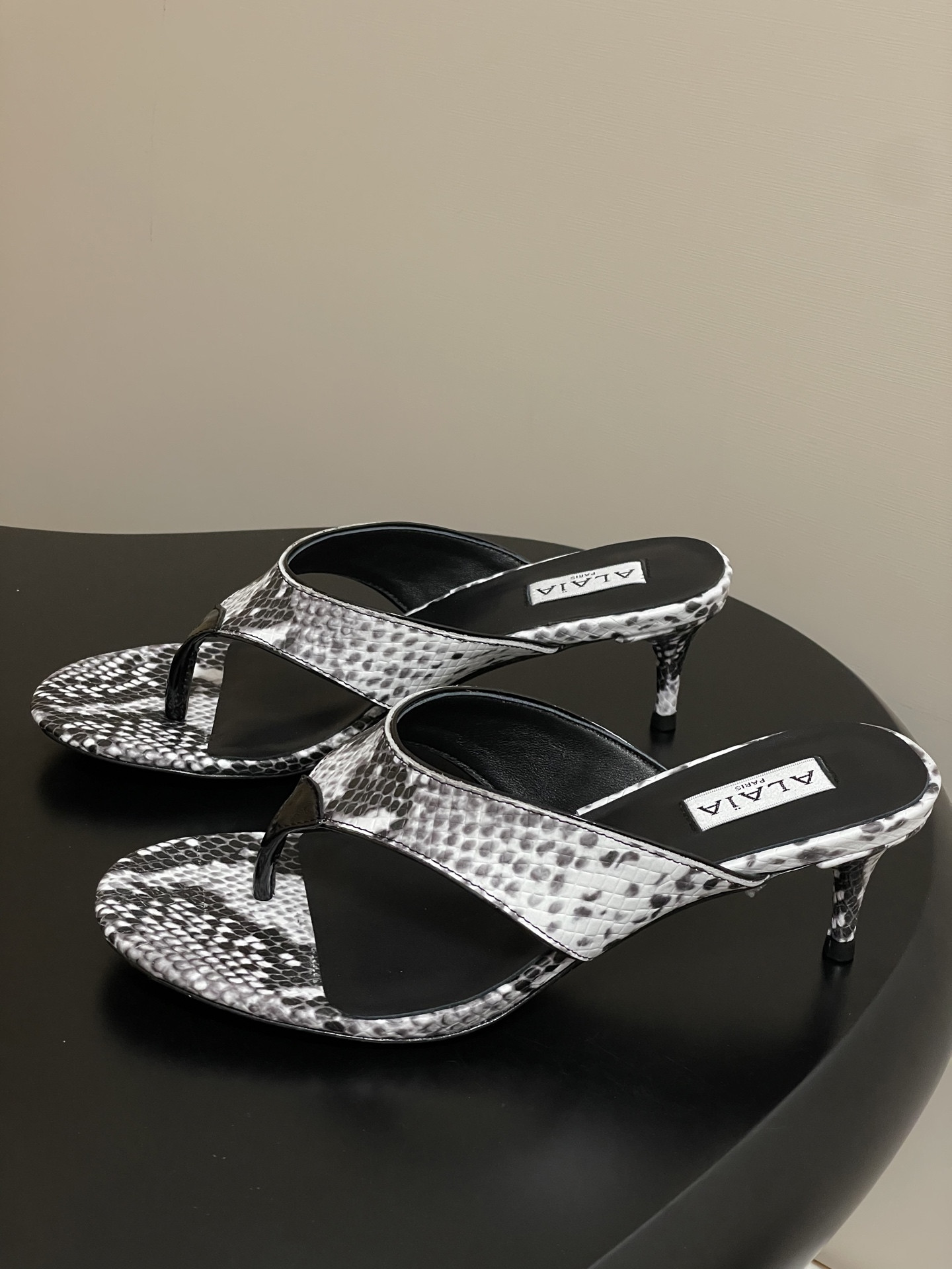 ua a1a1a triangle flat slides 5.5cm heel(cusT0mized size 7-10 days production time)