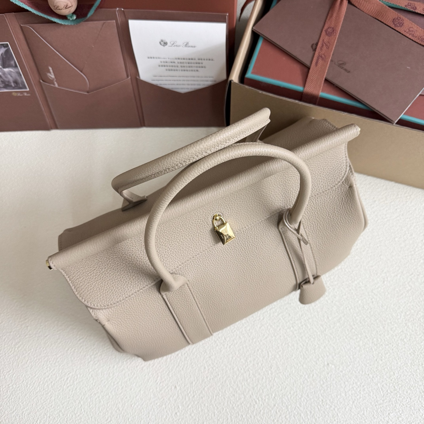 L**o p*ana loom l32 calfskin 33x23x18cm