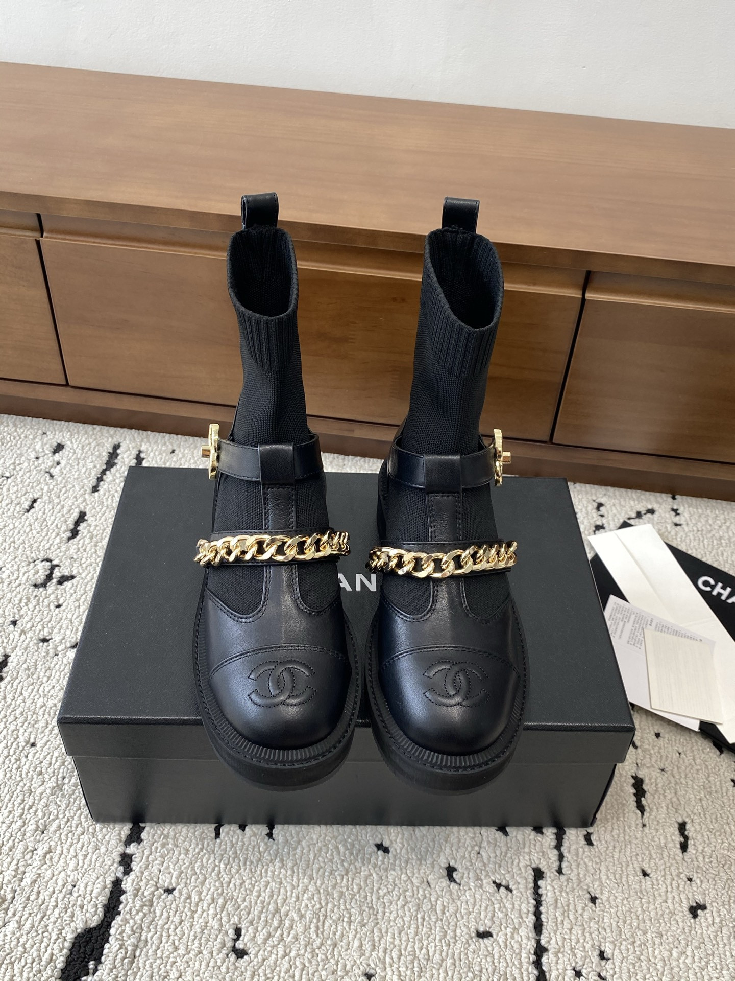ua Ch*el boots