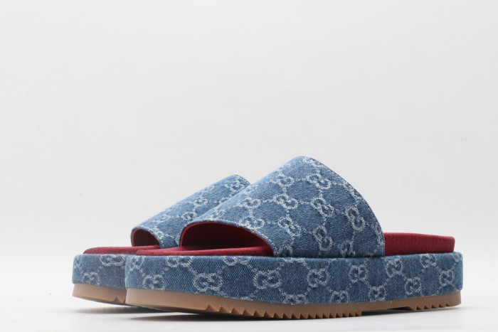 G*u*i slippers
