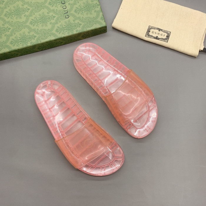 G*u*i slippers