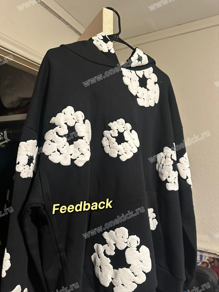 De*1m tears the cotton wreath sweatshirt