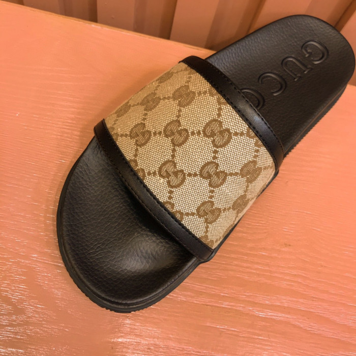 G*u*i slippers