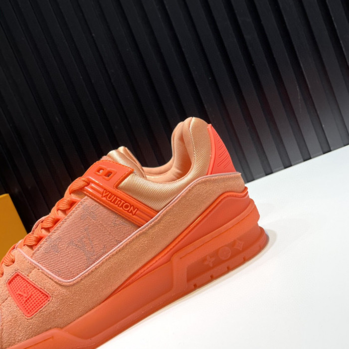 LV TRAINER SNEAKER LOW