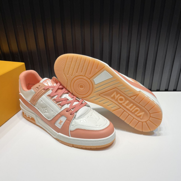 LV TRAINER SNEAKER LOW