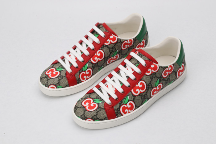 G*u*i low-top sneaker