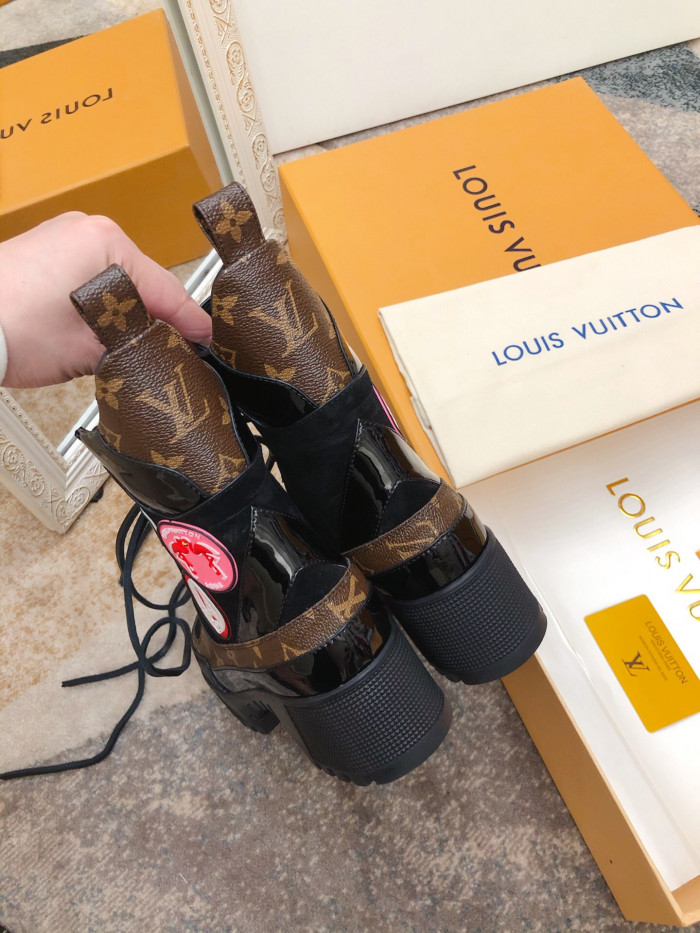 LOUS VUITO LAUREATE PLATFORM DESERT BOOT