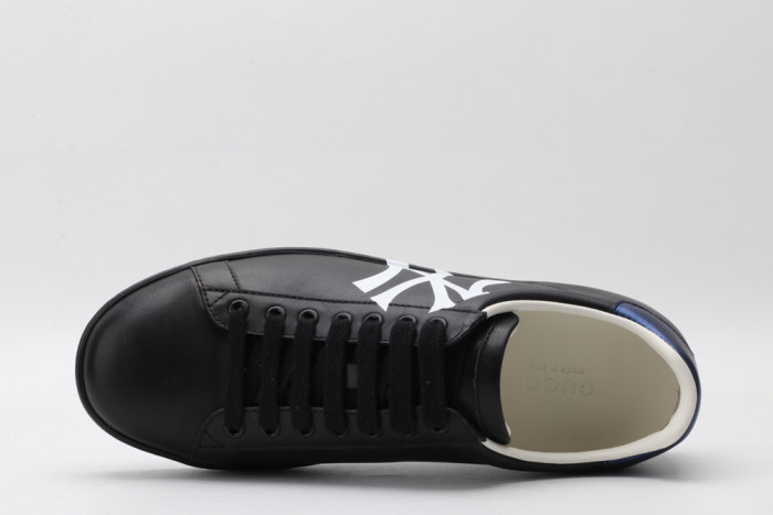 G*u*i low-top sneaker