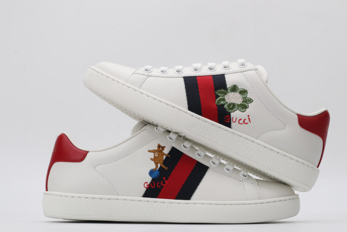 G*u*i low-top sneaker