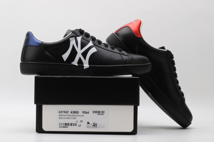 G*u*i low-top sneaker