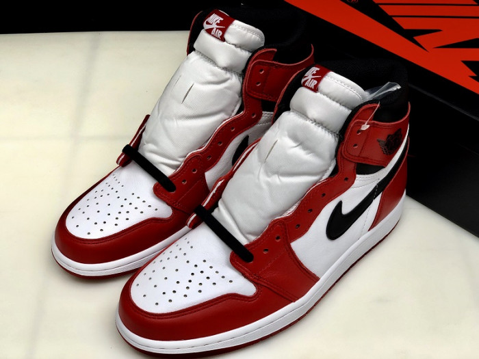 Air Jordan 1 Retro High OG "Chicago" 555088-101