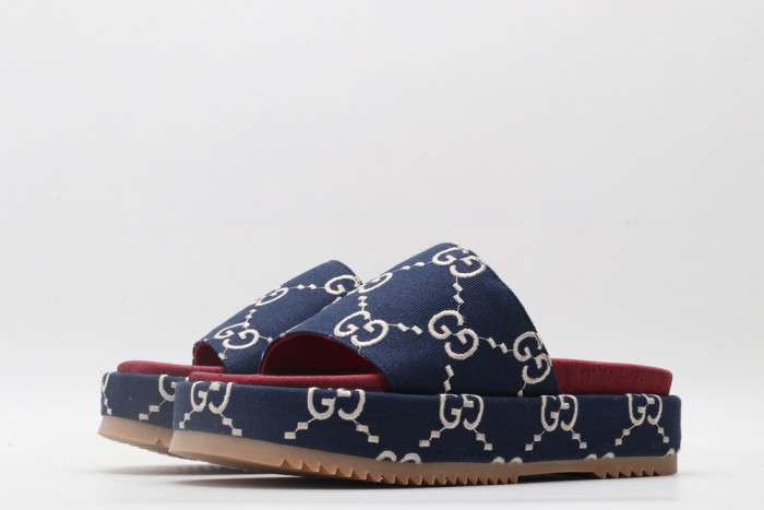 G*u*i slippers