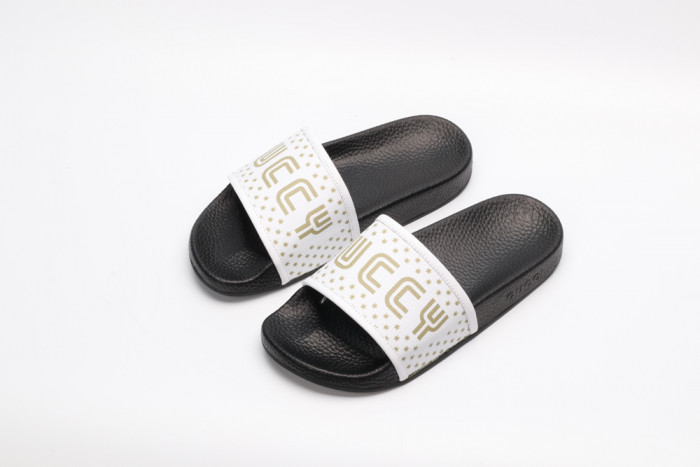 G*u*i slippers