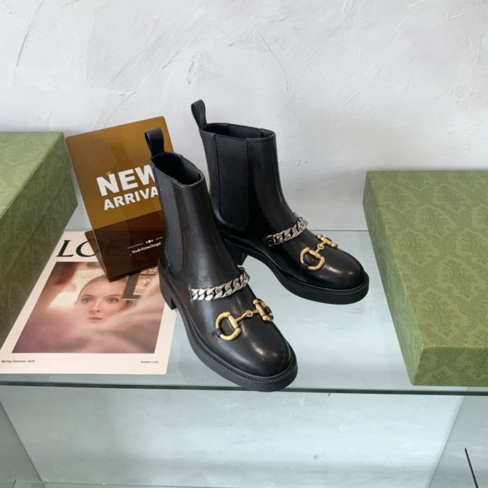 G*u*i boots