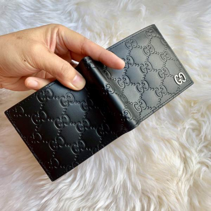 G*u*i wallet 473916 11*9