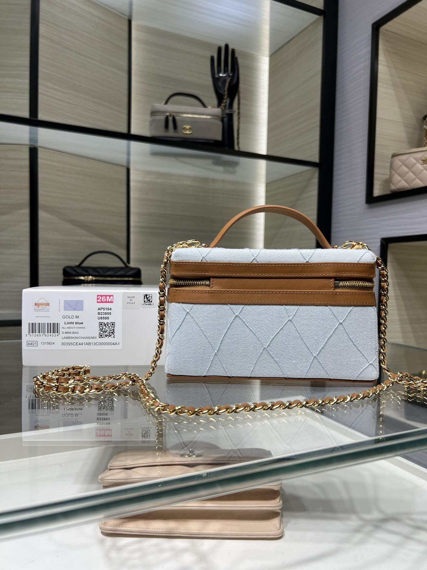 Ch**el classic vanity with chain handbag ap5164 17x19.5x5cm