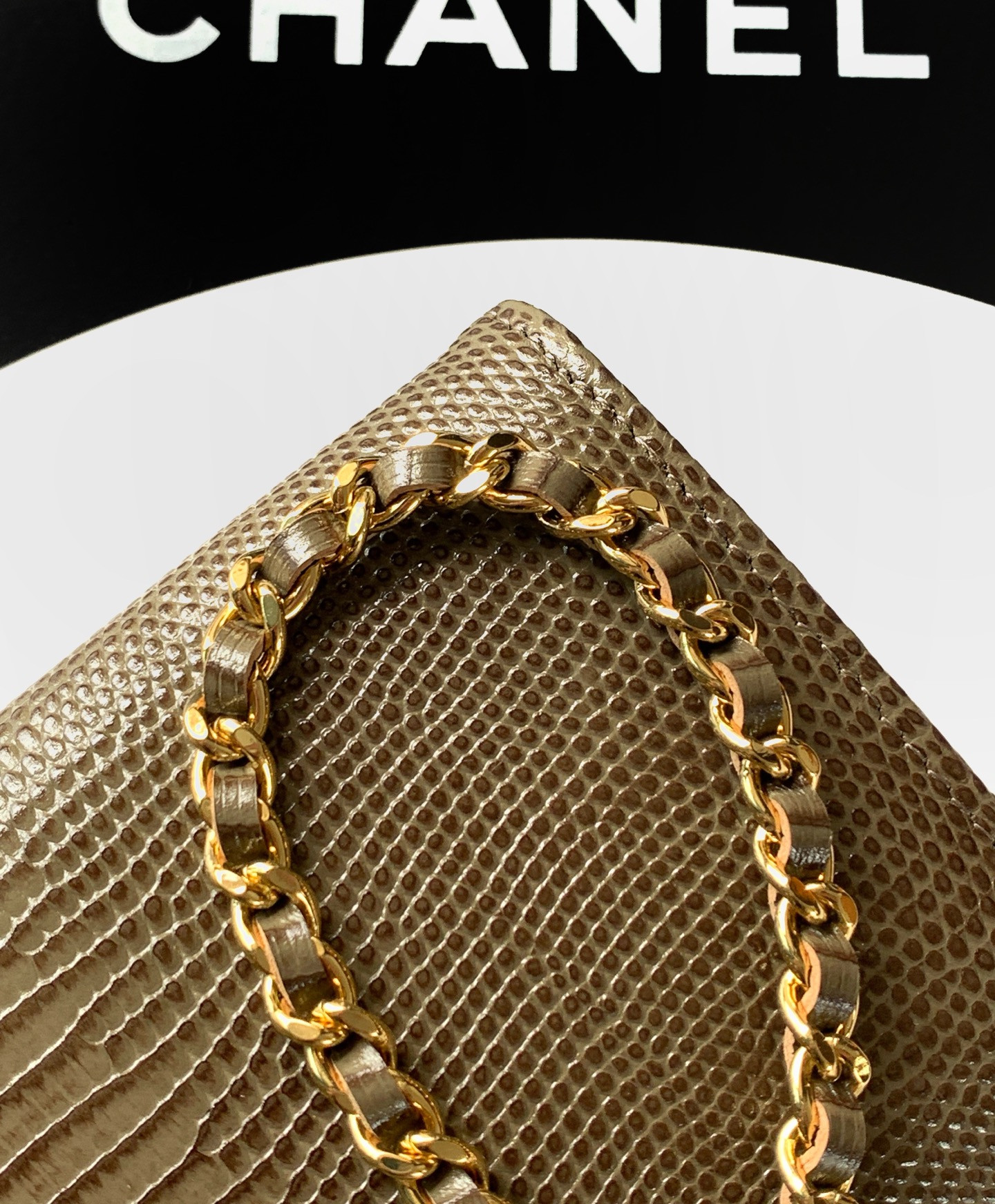 Ch**el clutch with chain ap5280 9.5x25x5cm