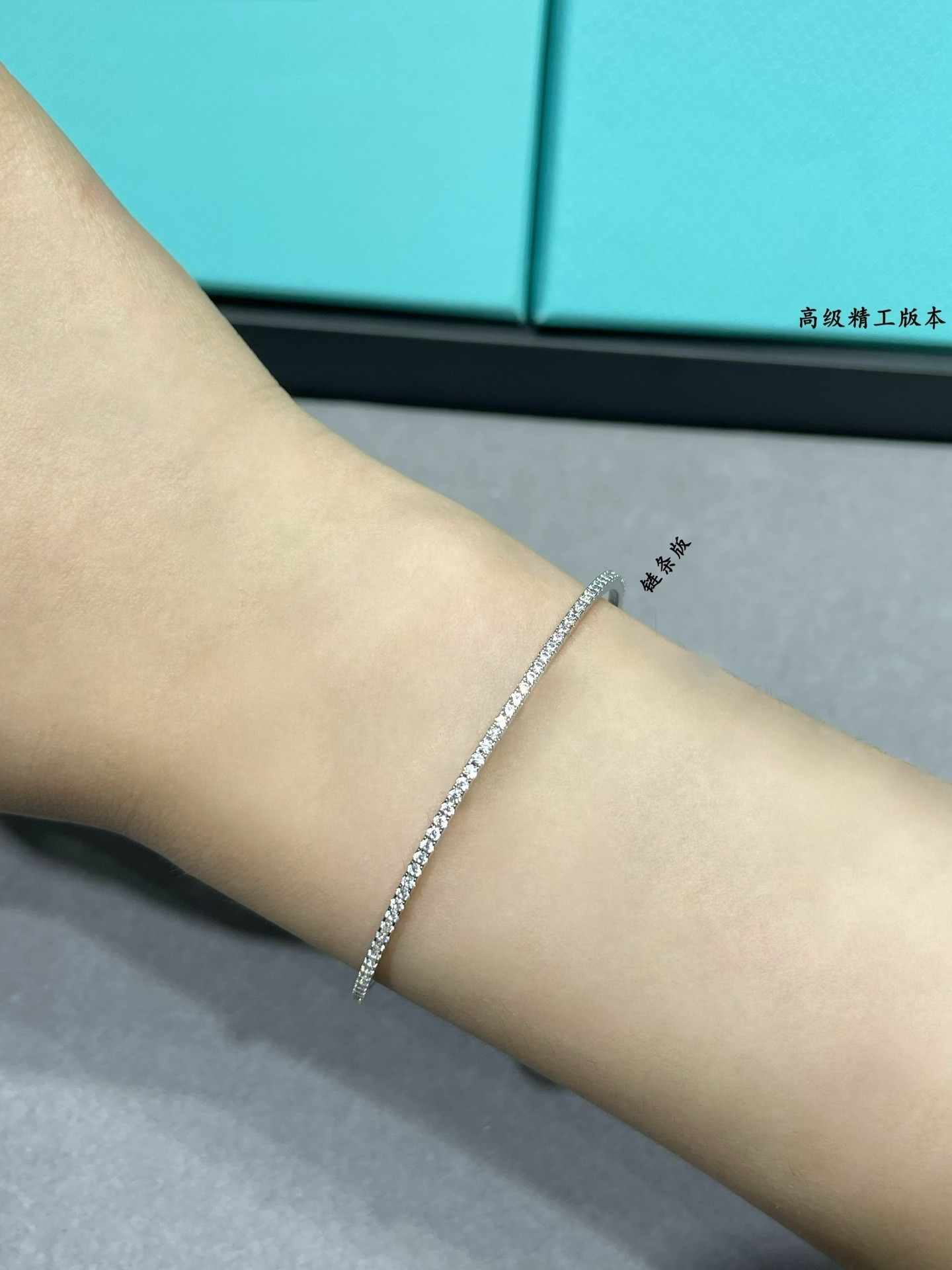 Mes1kaa thin row of d1am0nds bracelet with chain link