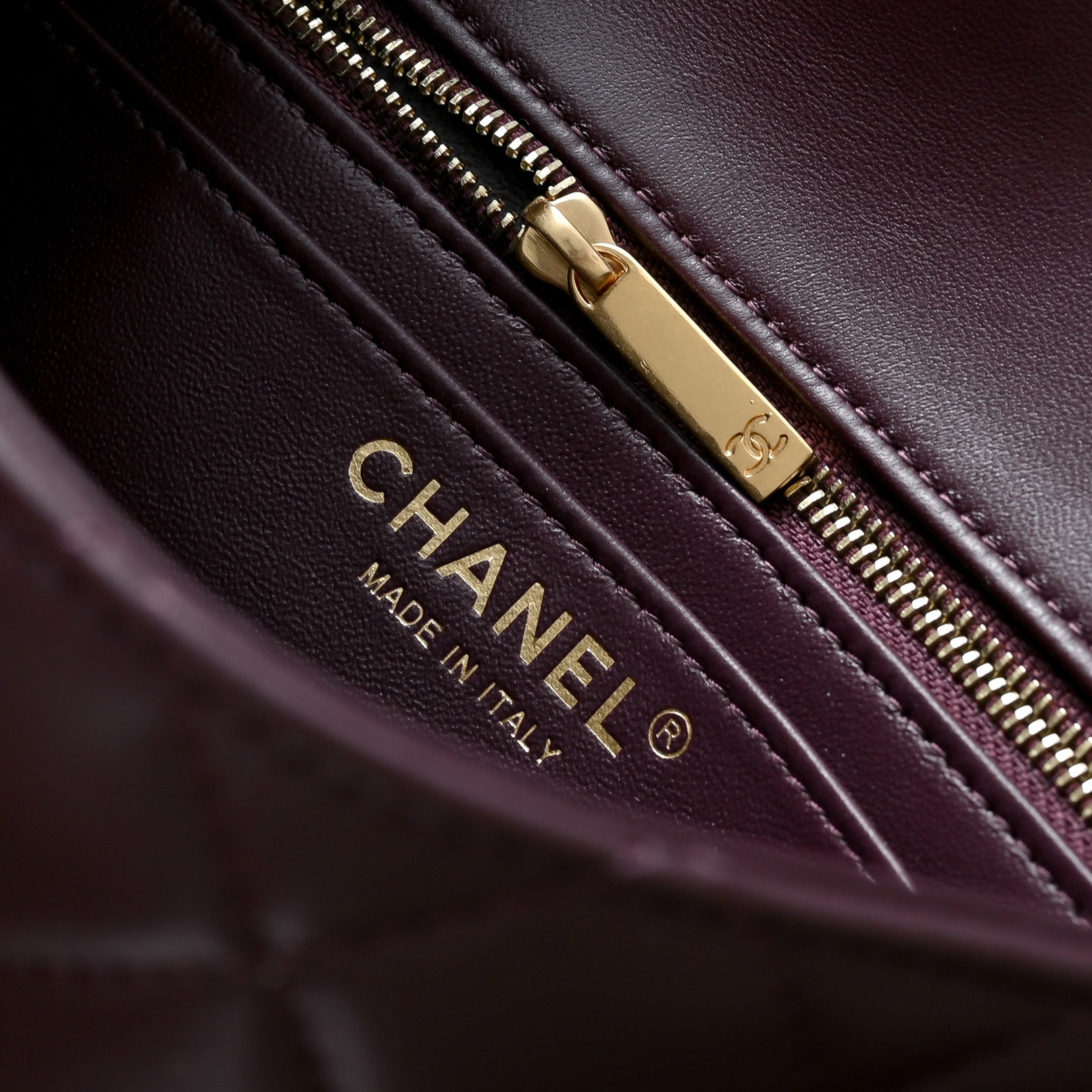 Ch**el flap bag burgundy as1787 20x13x7cm