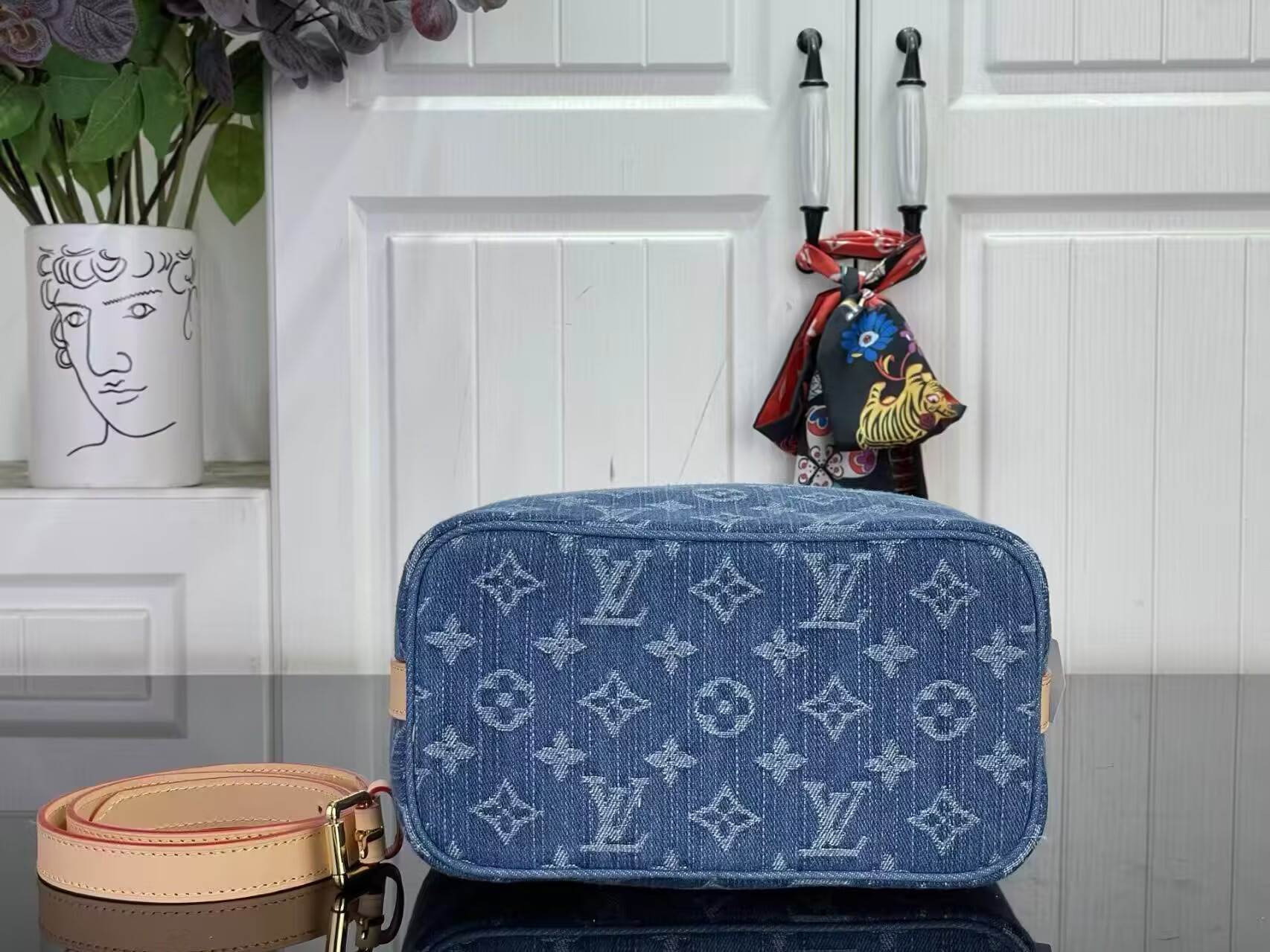 LV Monogram Cruiser Toiletry Hand Bag M27945 22x13.5x12cm